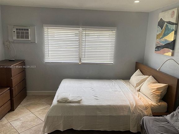 4th image of 2526 McKinley St #B