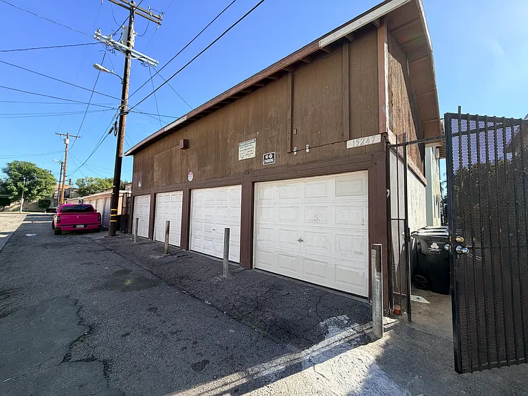 15247 Acre St #C — Photo 11