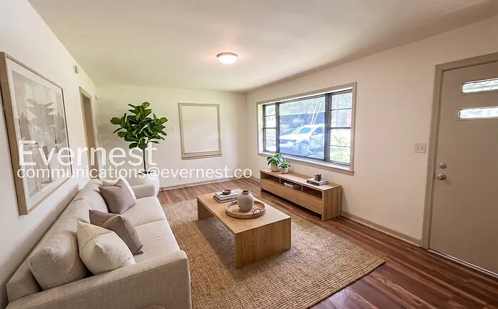 905 Elizabeth Dr — Photo 2