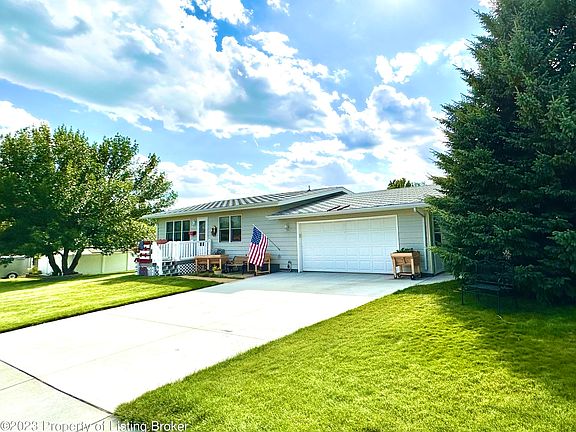 3rd image of 1087 Alder Ave