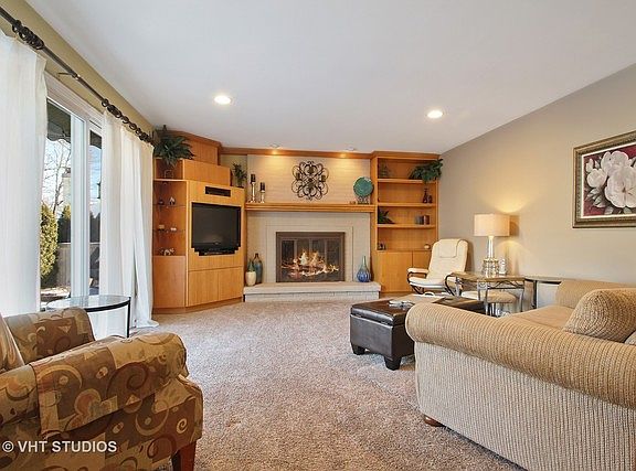 3rd image of 2314 Iroquois Dr