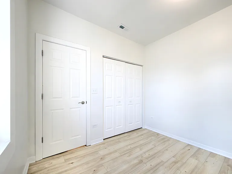 1749 W 19th St #2 — Photo 16