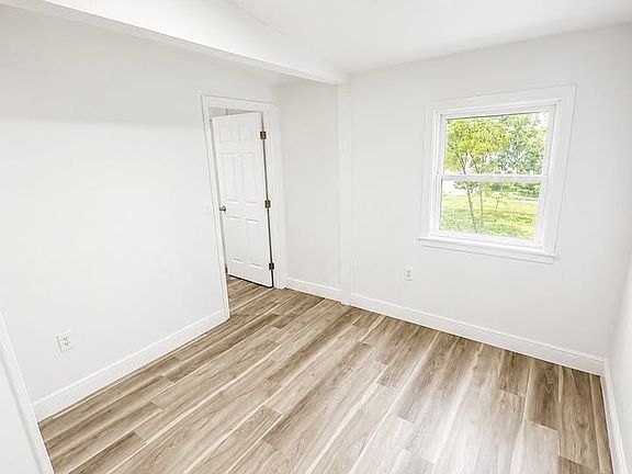 3rd image of 36739 Old Suwannee Rd #1