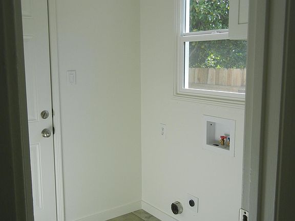 5th image of 2349 25th Ave