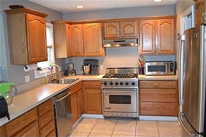 3rd image of 10124 Keswick Dr