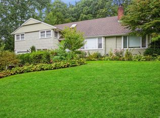 7 Hamilton Ln, Huntington, NY 11743