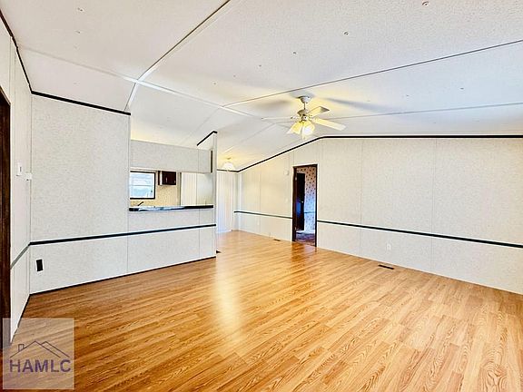 4th image of 380 N Cypress St