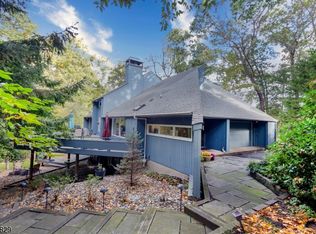 86 Miller Rd, Kinnelon, NJ 07405