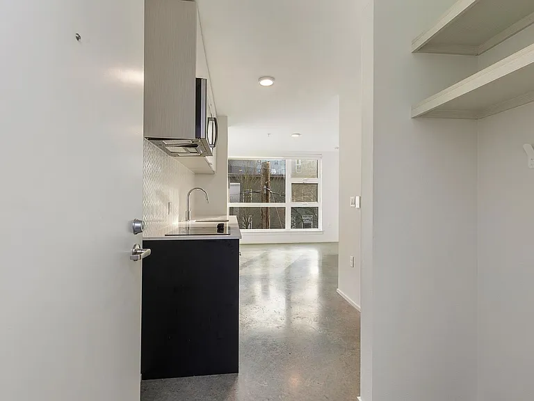 722 E Pike St — Photo 58
