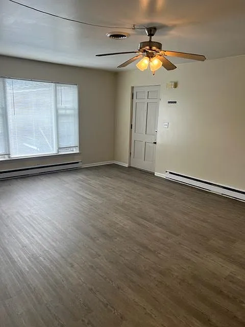 2 bed, $1,100 — Photo 3
