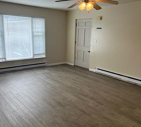 3rd image of 1885 Sunnyside Ave APT 8