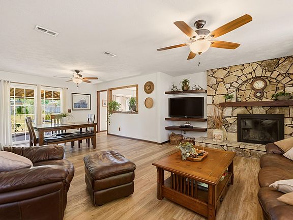 4th image of 504 N Ridge Way Rd