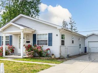 8256 Meadow Ave, Warren, MI 48089