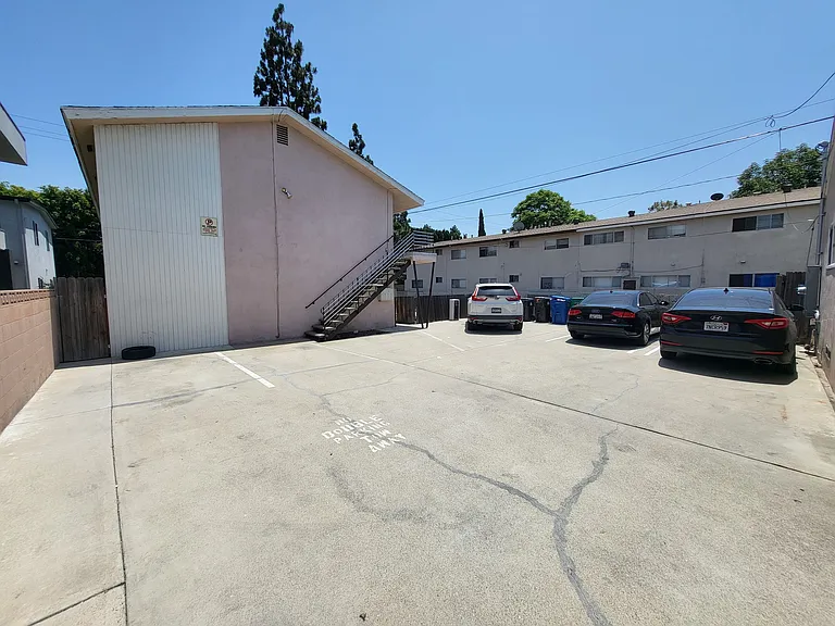 1702 Park Ave #1 — Photo 3