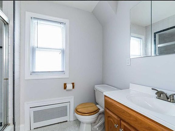 5th image of 8628 233rd St #2