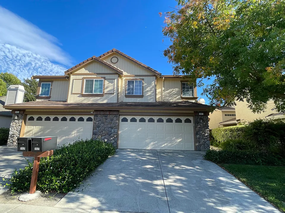 2921 Garden Creek Cir