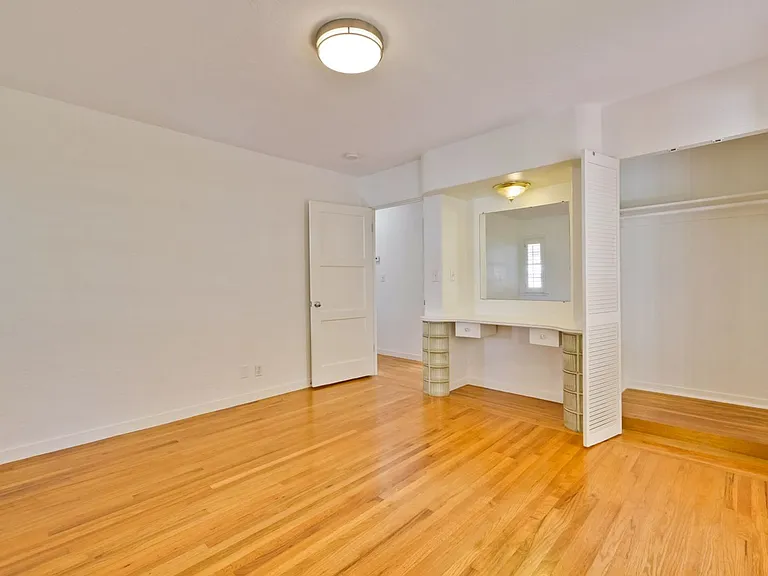 2990 Cowper St — Photo 37