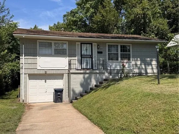 1204 E 81st St, Kansas City, MO 64131