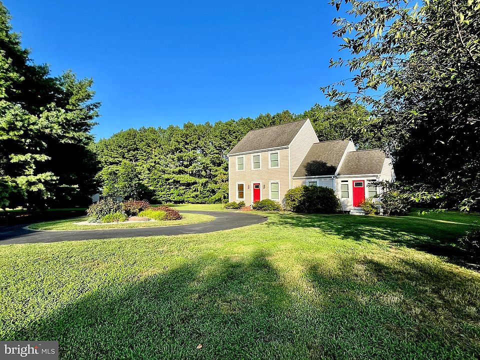 1st image of 5 Gainsborough Ct