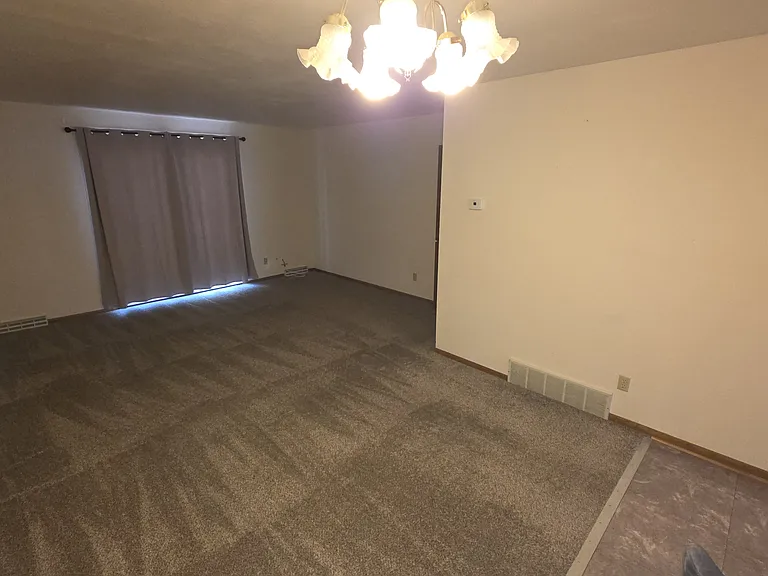 8 Fordem Ct — Photo 12