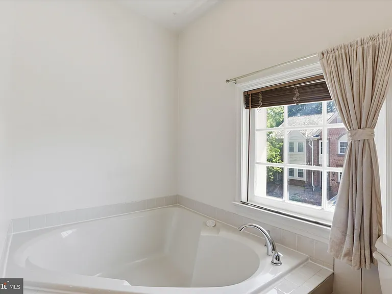 3946 Valley Ridge Dr — Photo 21