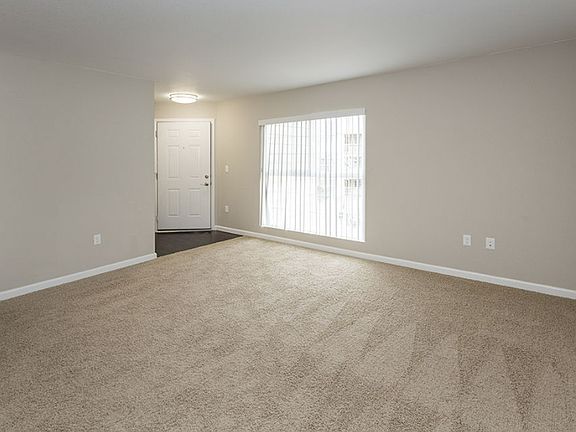 5th image of 255 Lionstone Dr #525-C