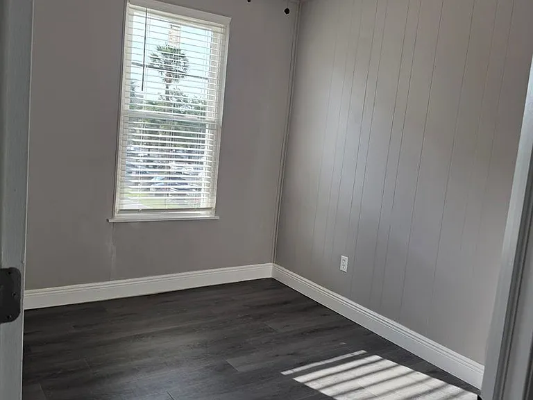 202 Luella Ct — Photo 24