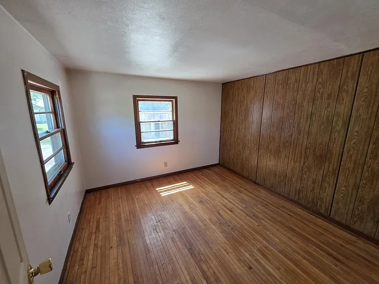 11934 Goodview Ave — Photo 36