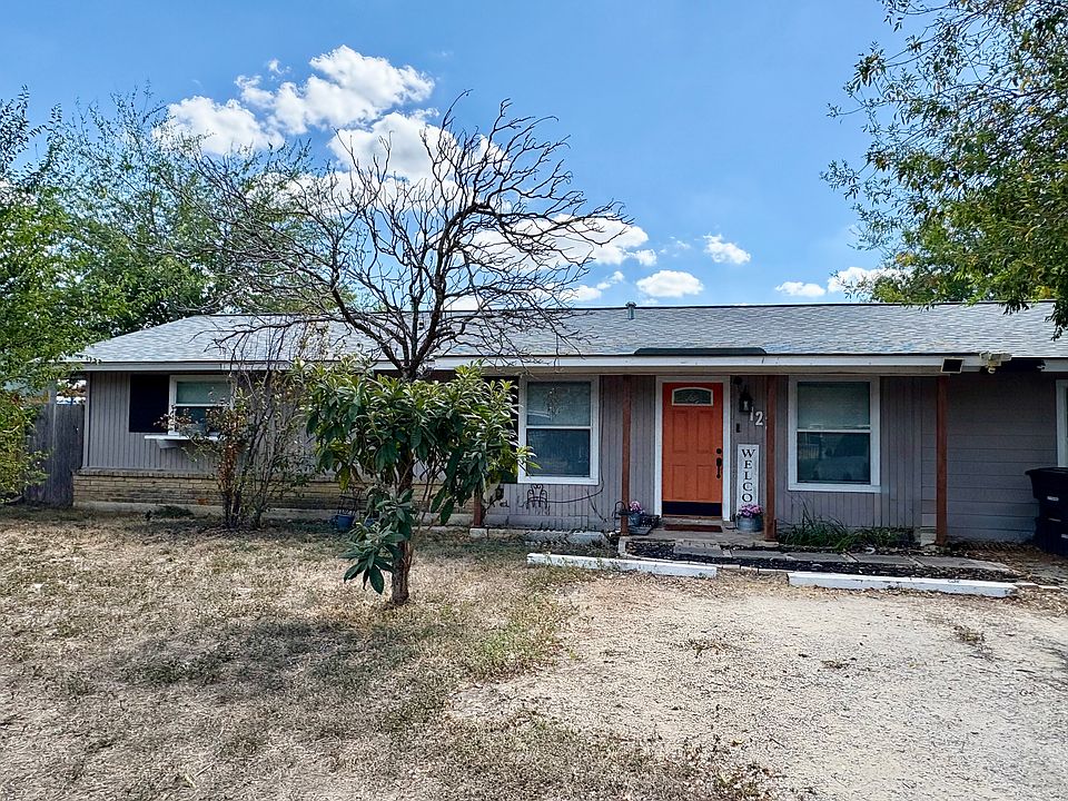 1st image of 122 Oak Valley Dr
