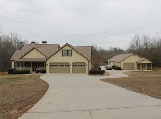 1108 Beaver Dam Rd, Hoschton, GA 30548