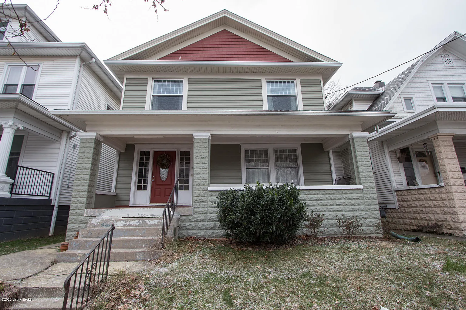 504 E Oak St photo 1