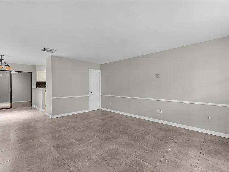 2647 Marilee Ln — Photo 7