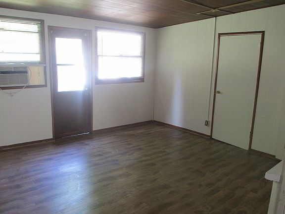 5th image of 4193 Greenbush Ave