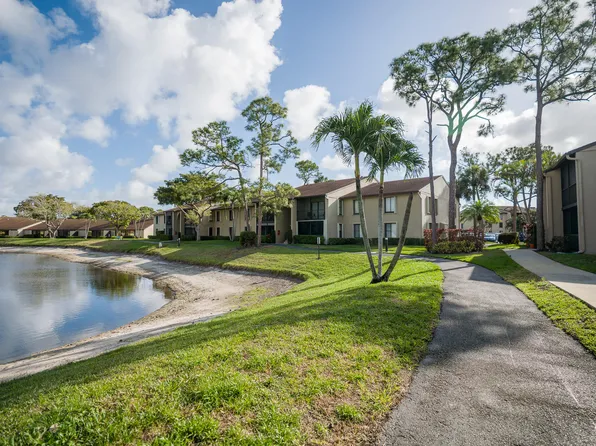 707 Sunny Pine Way #C2, Greenacres, FL 33415