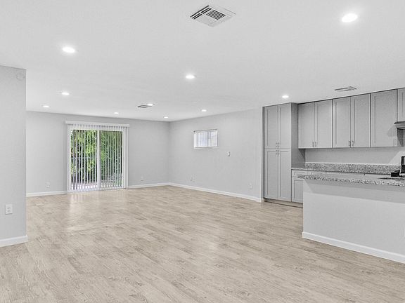 4th image of 12002 Leitrim Way