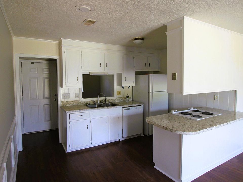 2nd image of 95 Logan Dr