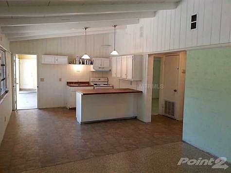 5th image of 2225 Bay St