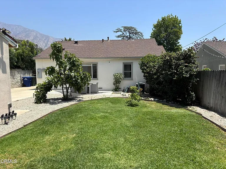 1725 Harding Ave — Photo 18