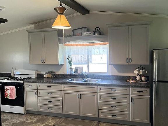 4th image of 5 Homestead Ln