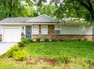 1630 Honeysuckle Rd, Sedalia, MO 65301