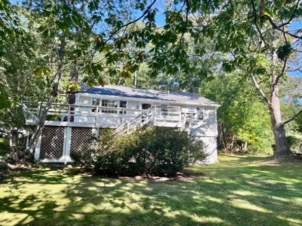 2 Moraine Ct, Rockport, MA 01966