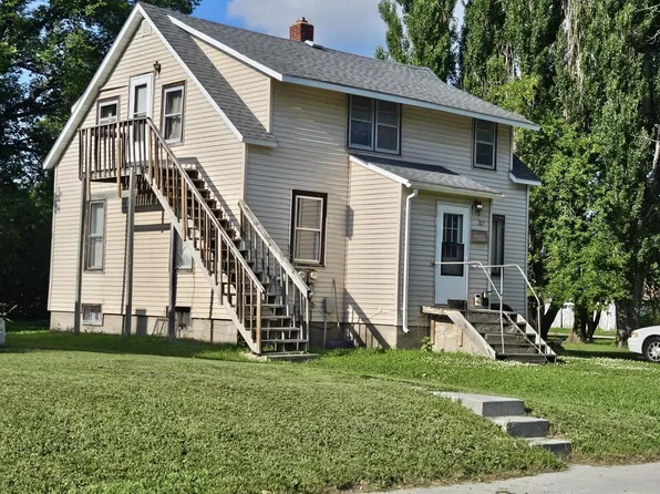 705 8th St E, Thief River Falls, MN 56701