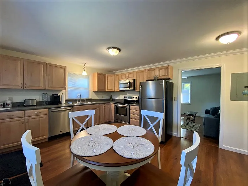2 bed, 1.5 bath, 1080 sqft, $1,750 — Photo 2