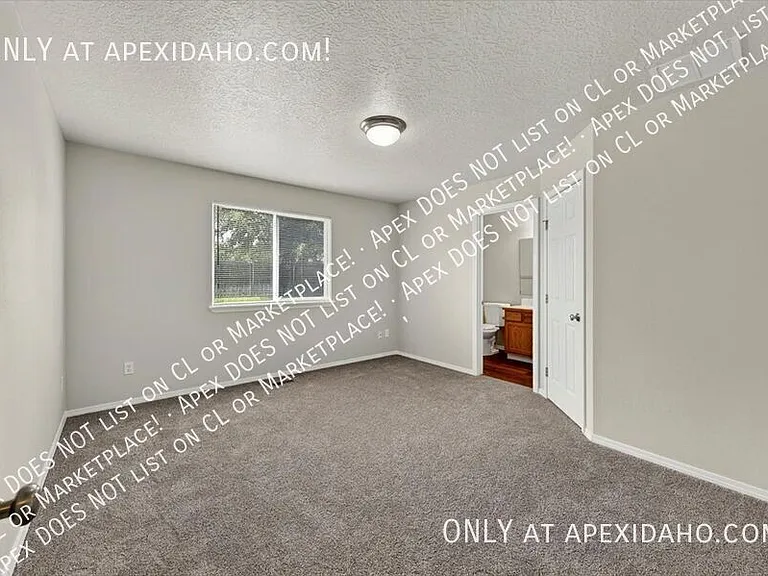 3851 N Lezana Ave — Photo 26