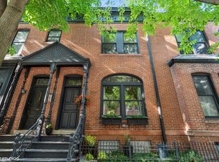 204 W Saint Paul Ave, Chicago, IL 60614