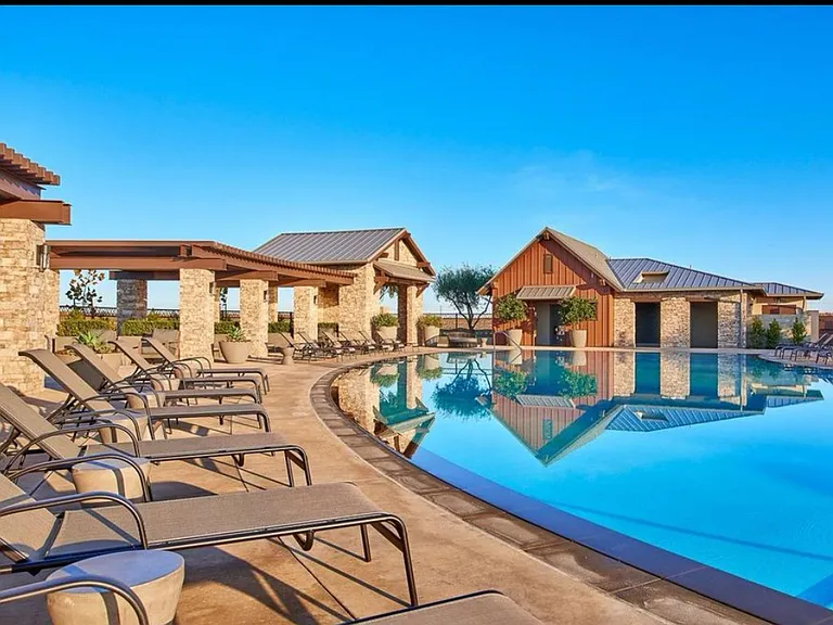 Clubhouse Pool