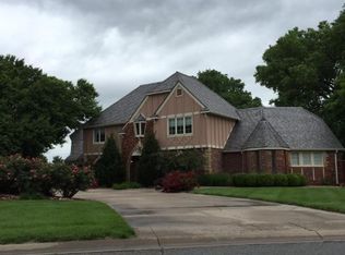 200 Buckskin Rd, Hutchinson, KS 67502