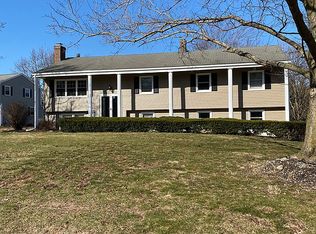 18 Curry Ln, Manchester, CT 06040