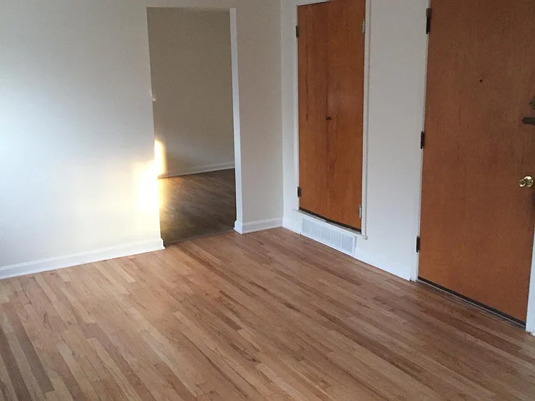 1433 Riverside Dr #6 — Photo 6