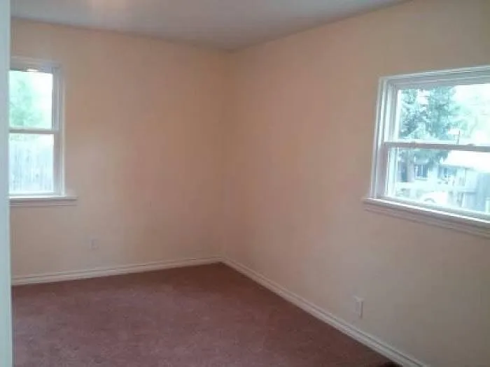 564 S Stuart St — Photo 7